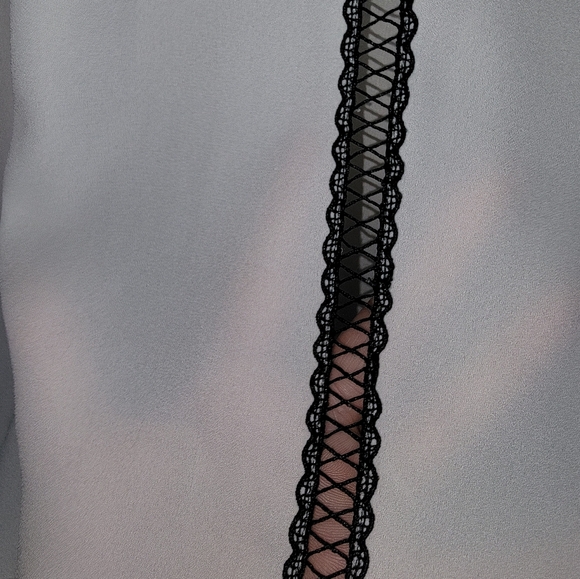 White House Black Market White Blouse with Black Trim Perfect Condition - Picture 5 of 9